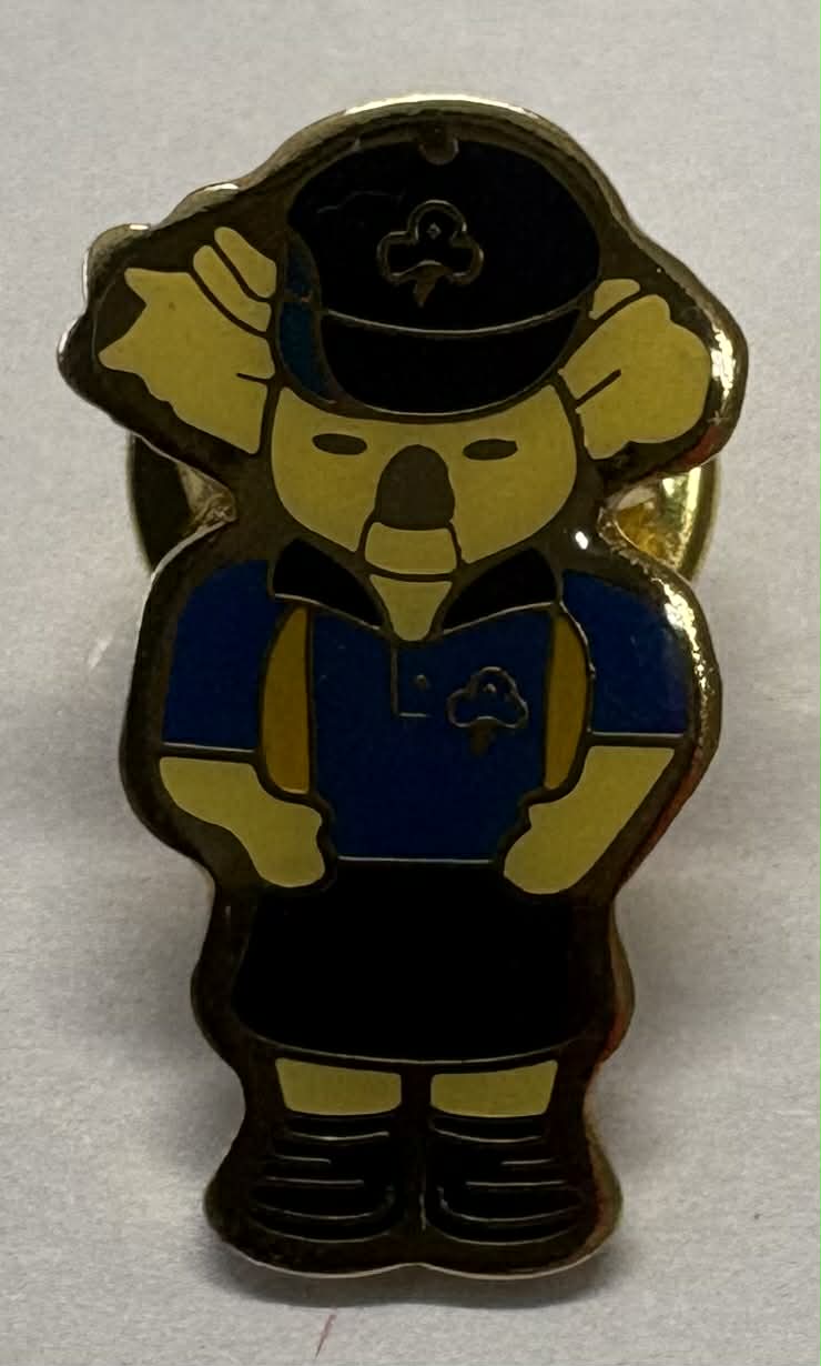 Pin with a koala bear wearing a guide uniform 