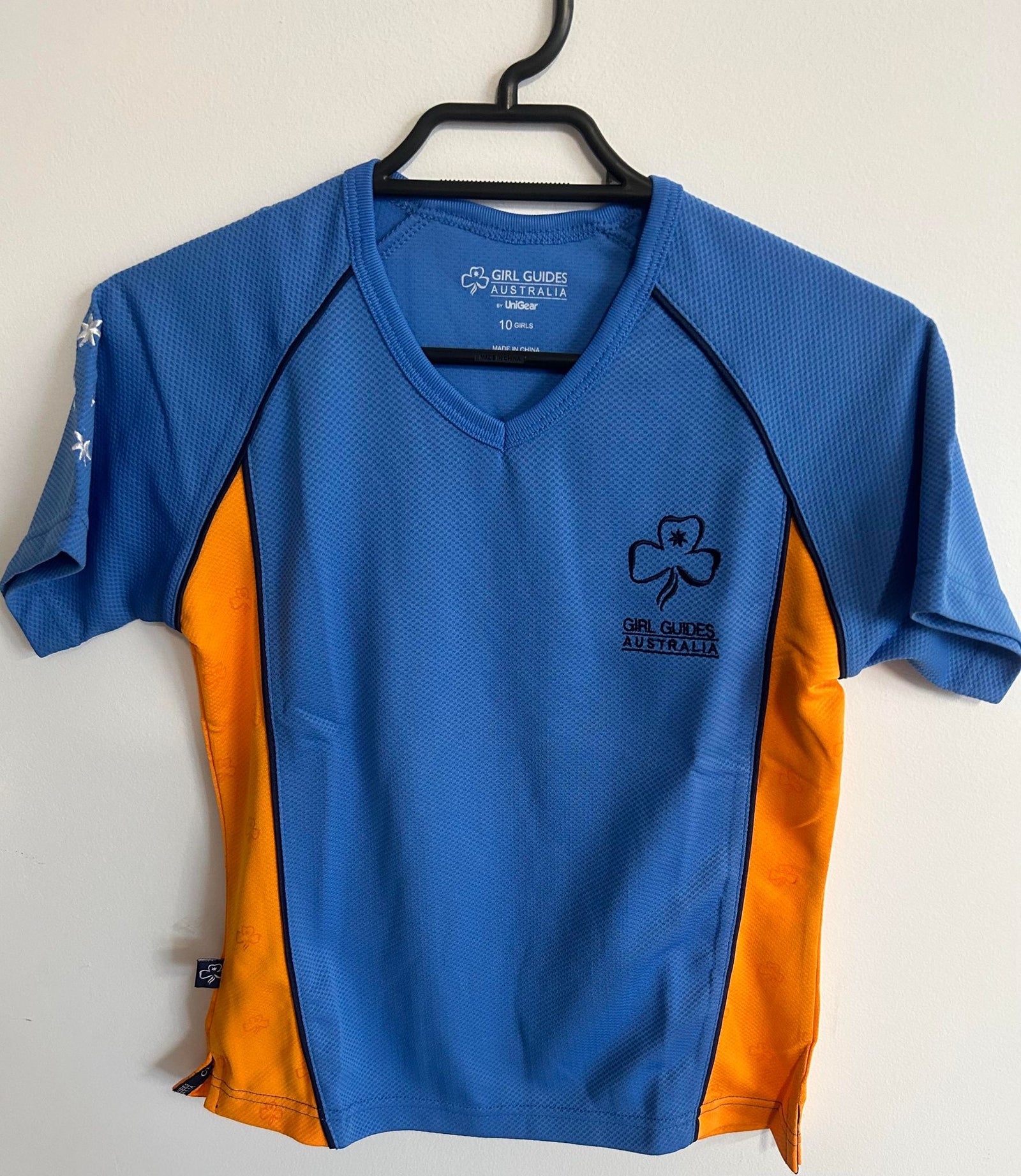 a guide uniform shirt that has no collar